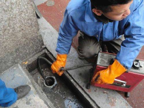 和乐镇疏通下水道